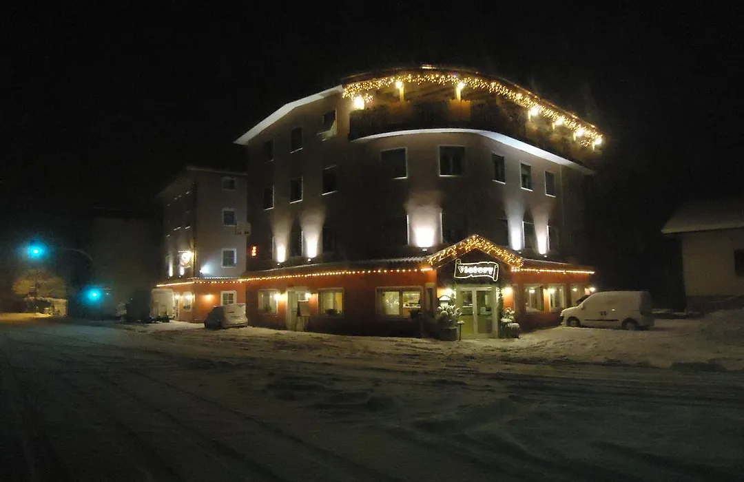 Hotel Victory-1